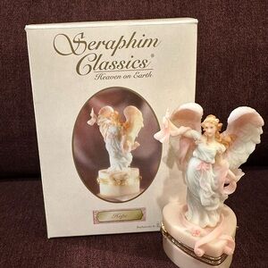 Seraphim Classics Hope - Light in the Distance Hinged Box
